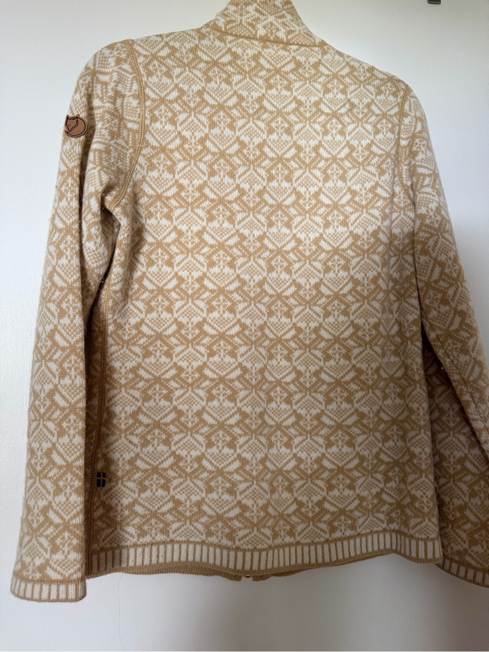 Fjallraven Snow Pattern Beige and White Patterned Full-Zip Cardigan Ski Sweater - Picture 5 of 7